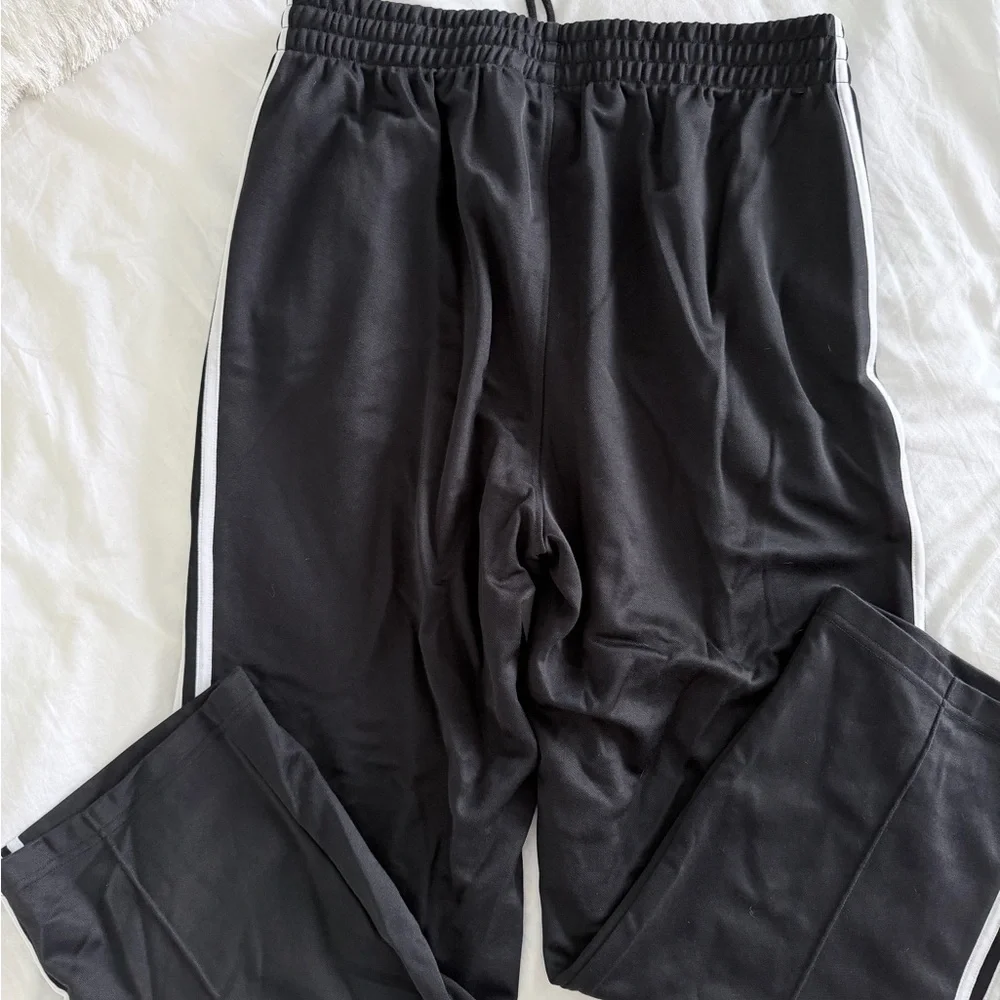 Adidas Black loose track pant Joggers with White Side Stripes - Picture 4 of 6